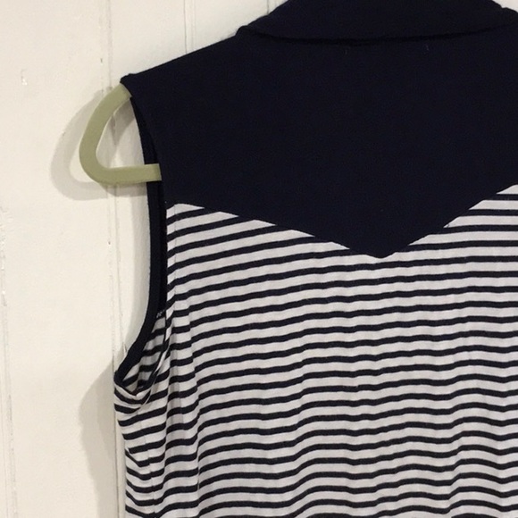 Belah & Codey Sleeveless striped women’s top. Very soft. Button up. - Picture 8 of 10